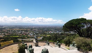 Cape Town: Cosmopolitan Africa Album | The Food & Leisure Guide