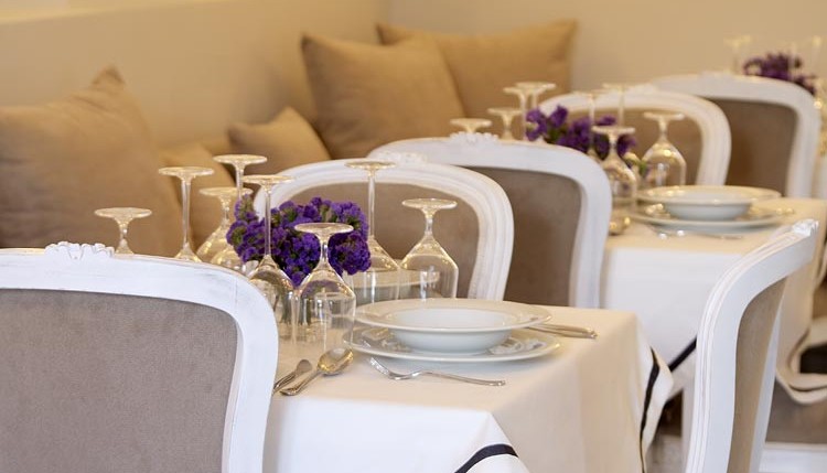 Micra Anglia, season opening στην Άνδρο, με νέο… Αυγουστιάτικο concept Album | The Food & Leisure Guide