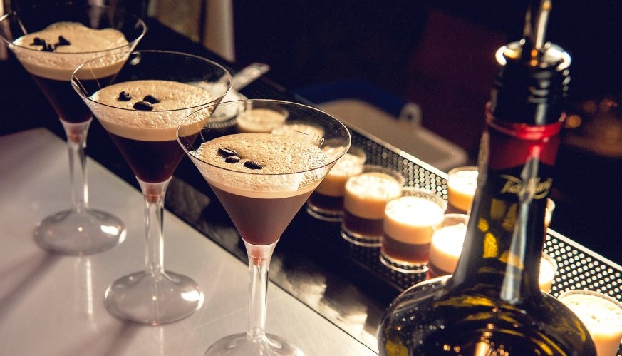 athens bar show | The Food & Leisure Guide