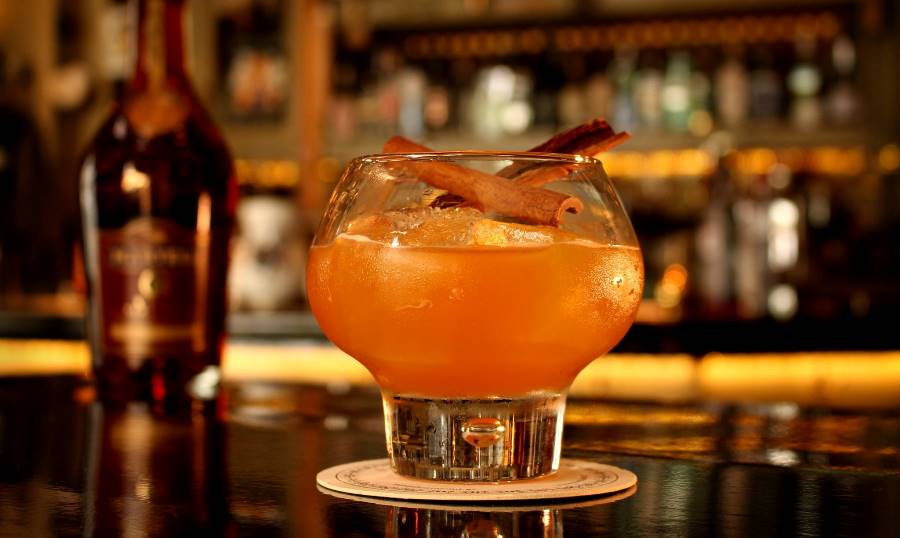 The Gin Joint Από την Χώρα...στο μπαρ των Θαυμάτων. The FNL Guide