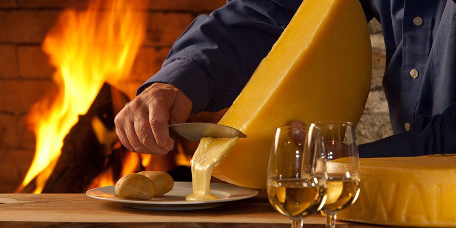 Η εμπειρία Ρακλέτ [Raclette] | The FNL Guide
