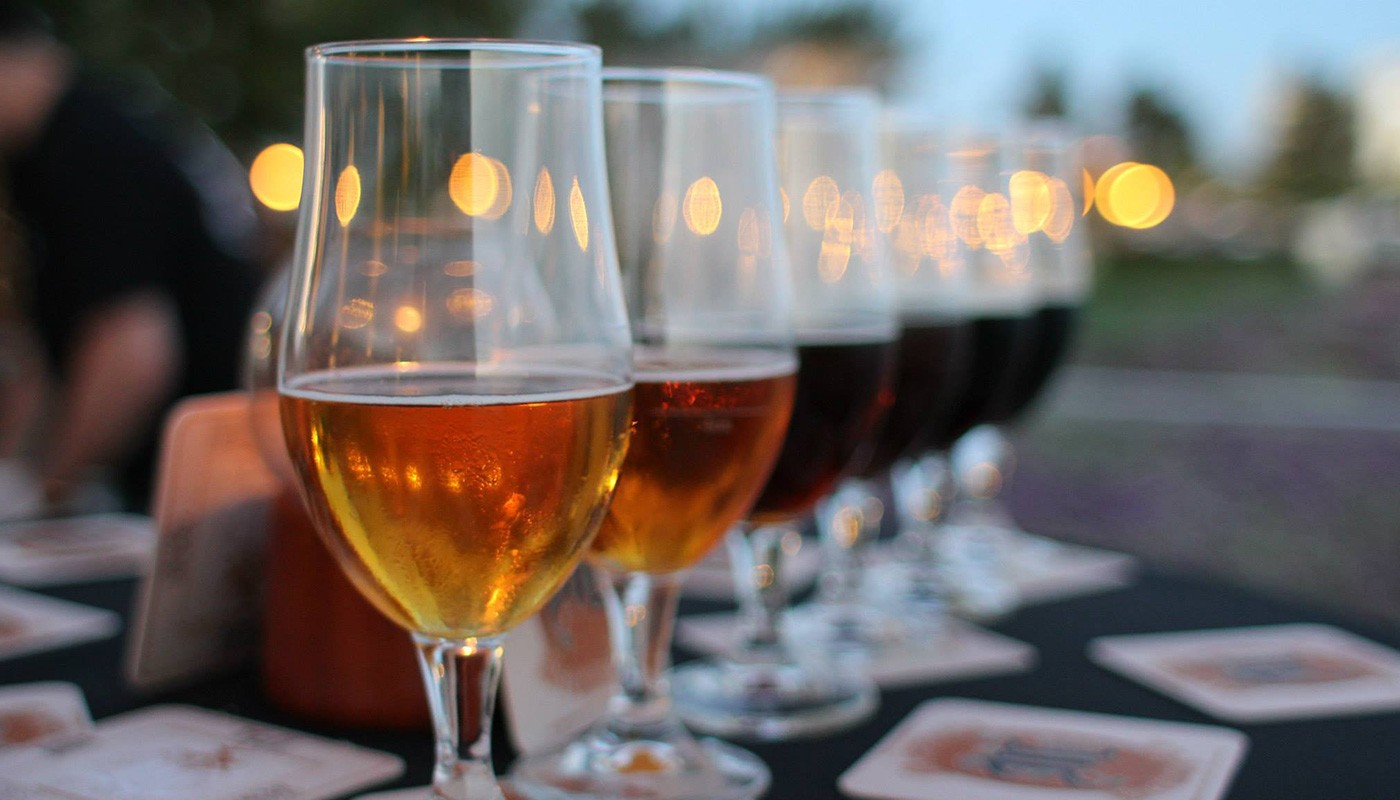 ΤΑΙΡΙΑΖΟΝΤΑΣ ΦΑΓΗΤΟ ΚΑΙ ΜΠΙΡΑ | Tips & Tricks