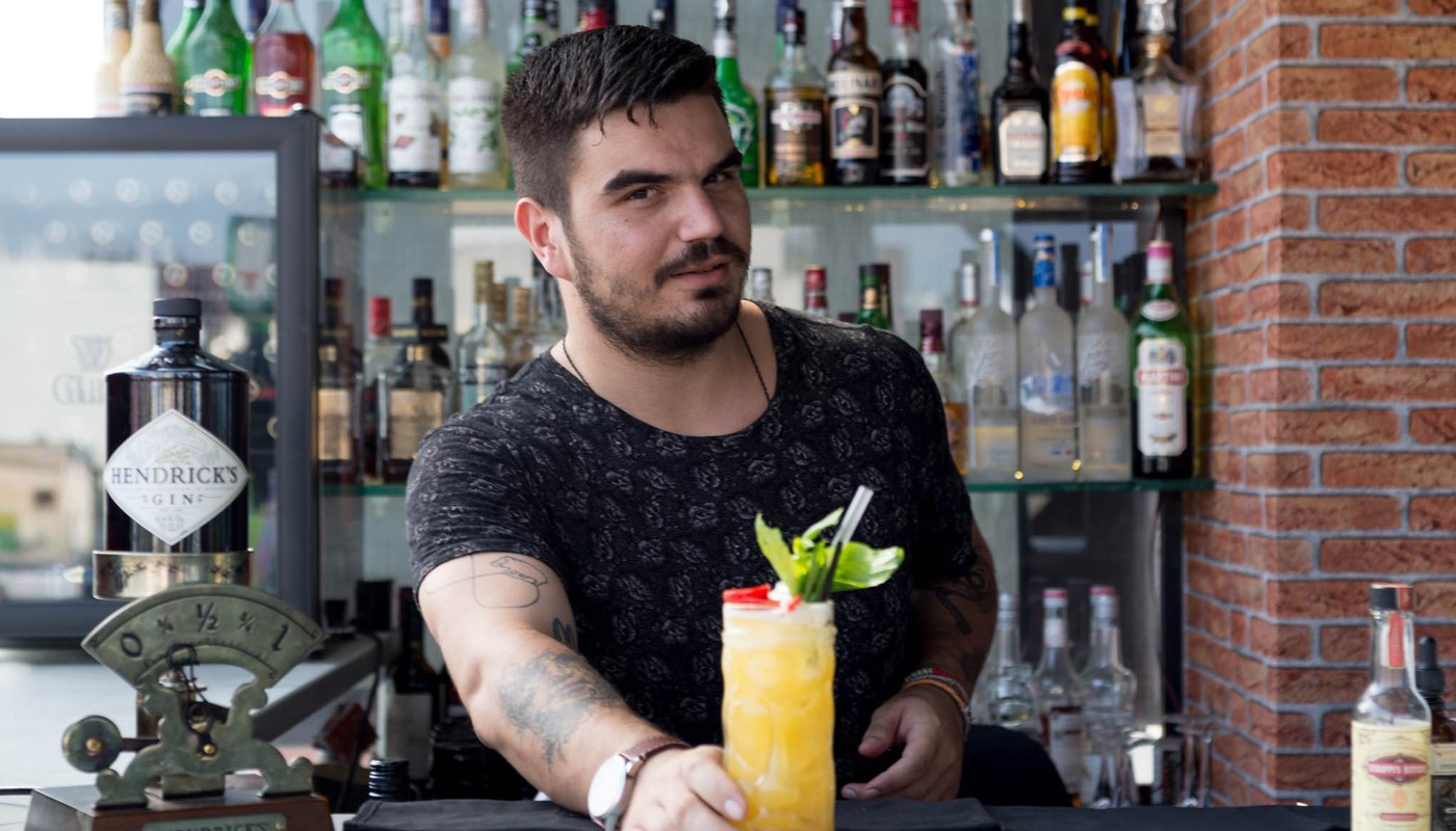ΦΘΙΝΟΠΩΡΙΝΑ ΝΕΑ ΤΩΝ ΑΘΗΝΑΪΚΩΝ ΜΠΑΡ | The Bars