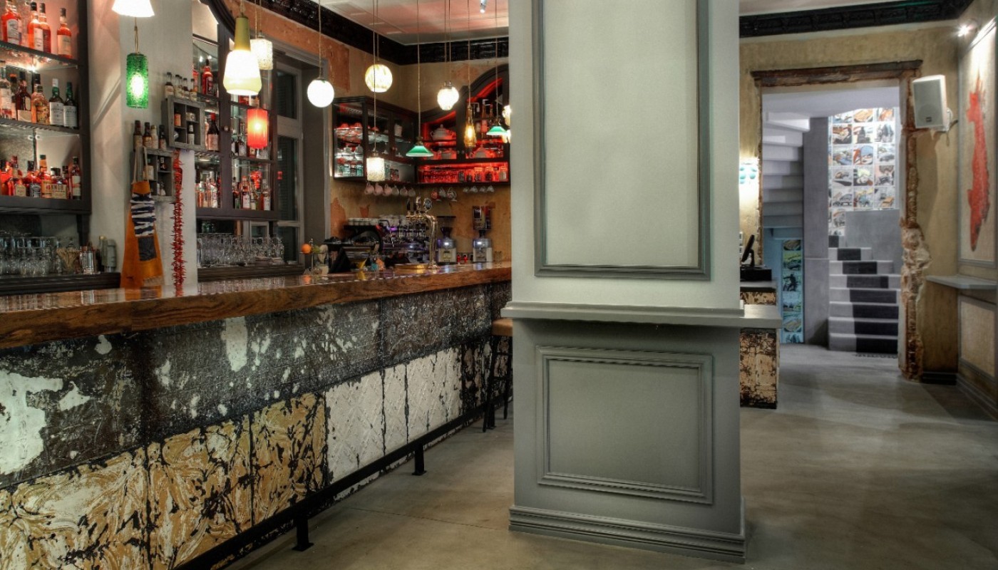THE DALLIANCE HOUSE: ΕΝΑ ΜΕΡΟΣ ΓΙΑ …CASUAL ROMANCE | The Bars