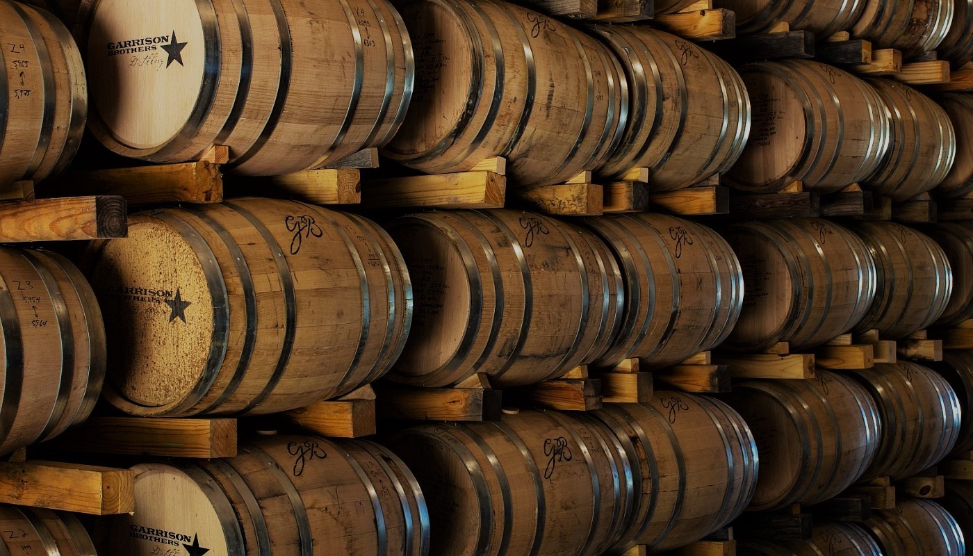 BOURBON: ΠΟΣΟ ΣΗΜΑΝΤΙΚΟ ΕΙΝΑΙ ΤΟ ΞΥΛΟ ΤΟΥ ΒΑΡΕΛΙΟΥ ΤΟΥ; | Tips & Tricks