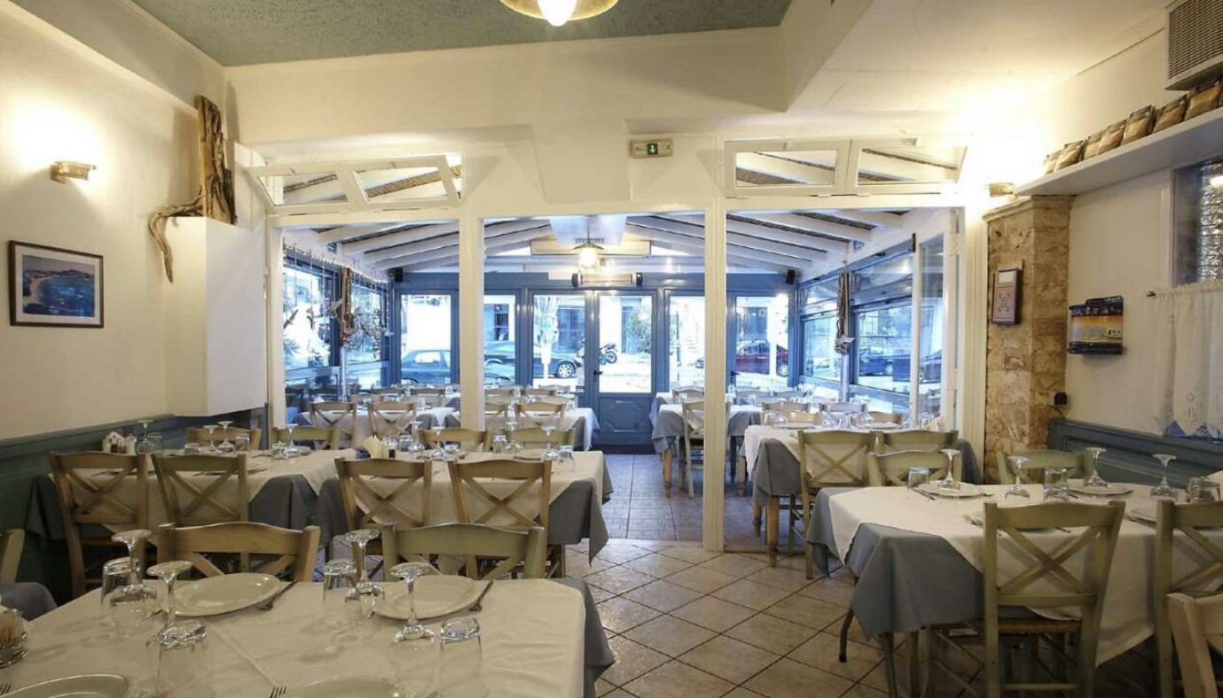 ΜΙΚΡΕΣ ΚΥΚΛΑΔΕΣ, ΨΑΡΟΦΑΓΙΑ ΣΤΟ… ΒΟΥΝΟ | Κριτικές Εστιατορίων