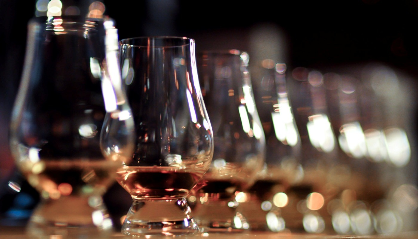ΑΠΛΕΣ ΣΥΜΒΟΥΛΕΣ ΓΙΑ ΝΑ ΔΟΚΙΜΑΖΕΤΕ WHISKY | Tips & Tricks