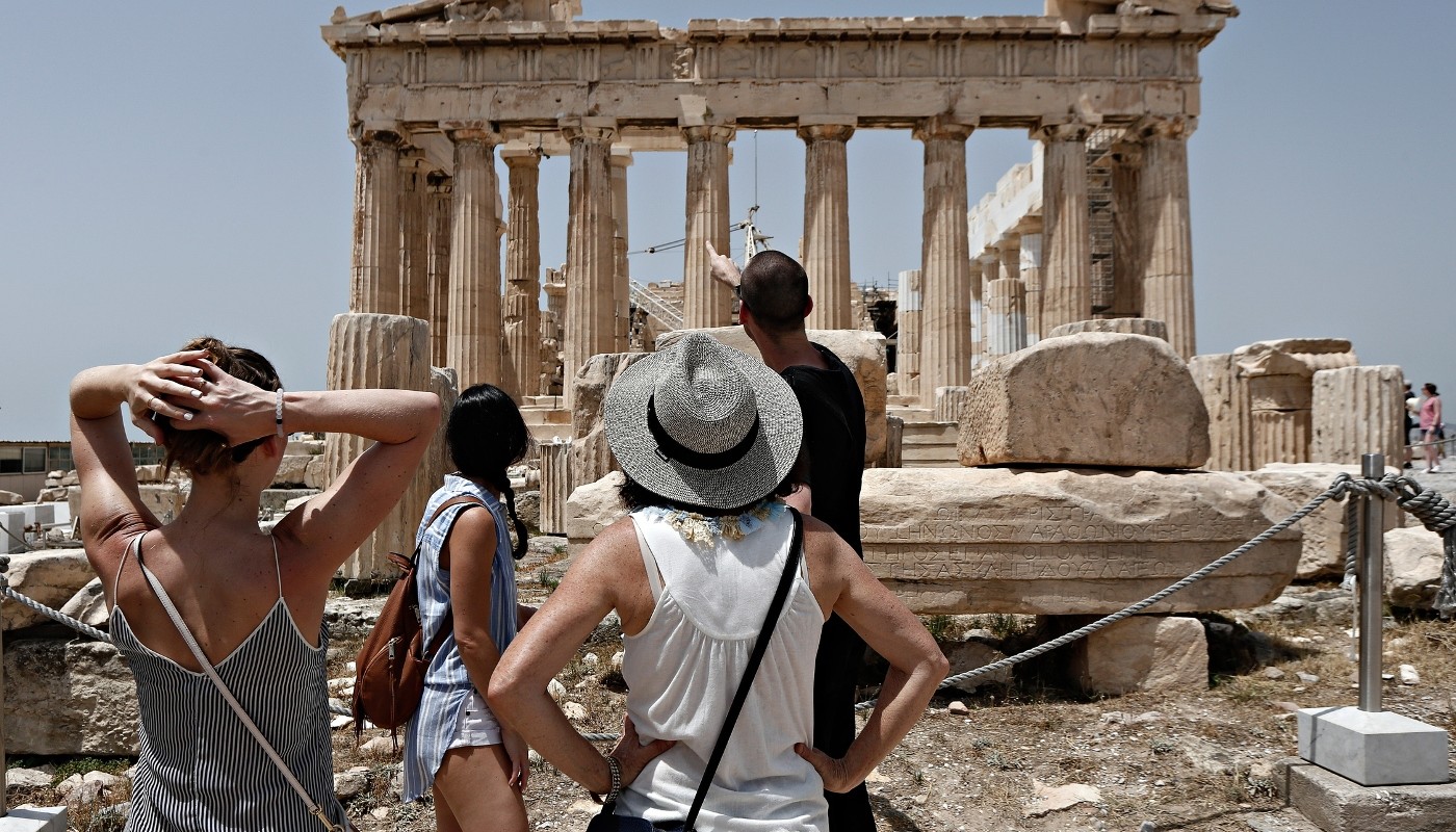 ΕΛΛΗΝΙΚΟΣ ΤΟΥΡΙΣΜΟΣ: ΠΟΙΟ ΠΟΛΛΟΙ Η ΠΙΟ ΚΑΛΟΙ | Θέματα