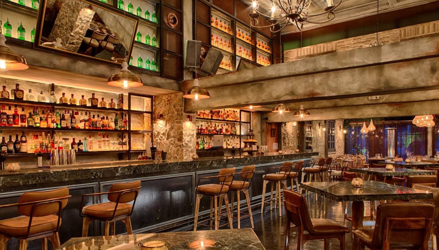 THE ABBOT, ΤΟ ΑΤΜΟΣΦΑΙΡΙΚΟ BAR-RESTAURANT ΤΟΥ ΝΙΚΟΥ ΒΟΥΡΛΙΩΤΗ | Κριτικές Εστιατορίων