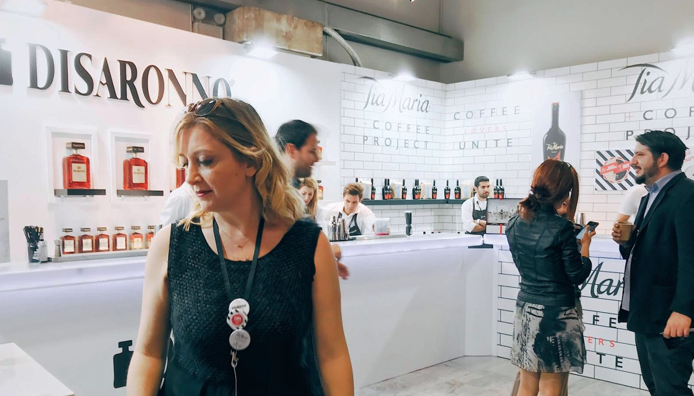ΓΝΩΡΙΣΑΜΕ ΤΗΝ SIMONA BIANCO, ΤΗΝ ΥΠΕΥΘΥΝΗ ΤΟΥ DISARONNO, ΤΟΥ MIXING STAR ΚΑΙ ΤΟΥ TIA MARIA. | Θέματα