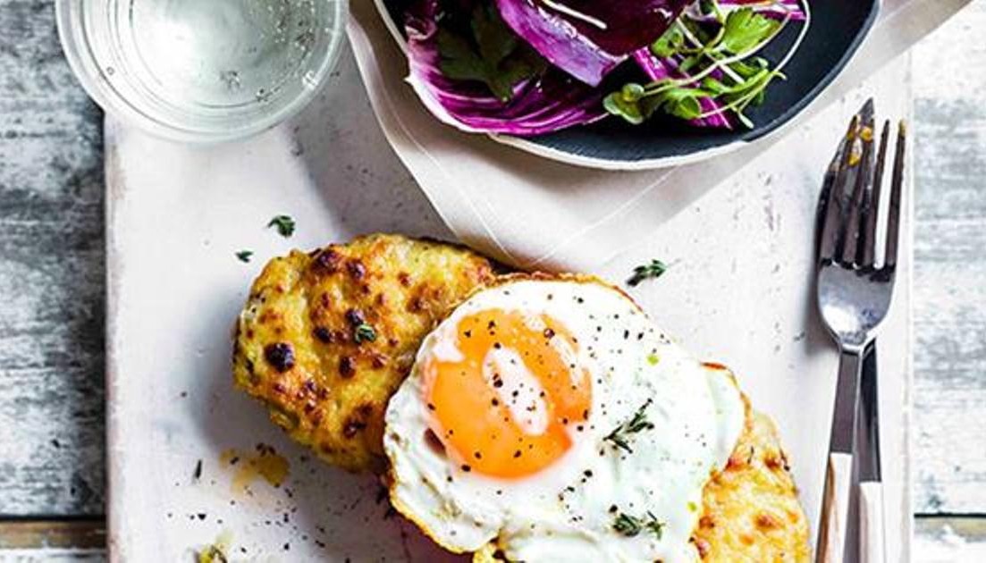 RAREBIT ΜΕ ΜΑΓΕΙΡΕΜΕΝΟ ΠΡΑΣΟ ΚΑΙ ΤΗΓΑΝΗΤΟ ΑΥΓΟ | Συνταγές