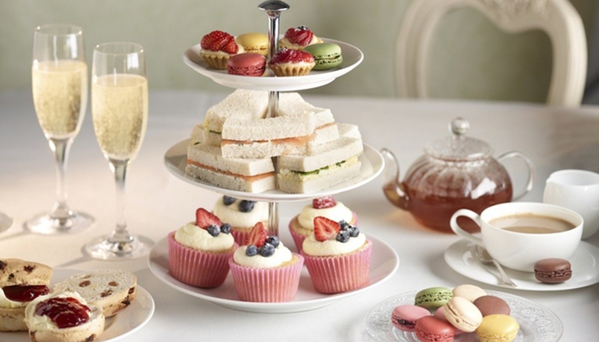 BLOND (CON)FUSION BOOK CLUB, THE LAUNCHING AFTERNOON TEA | Θέματα
