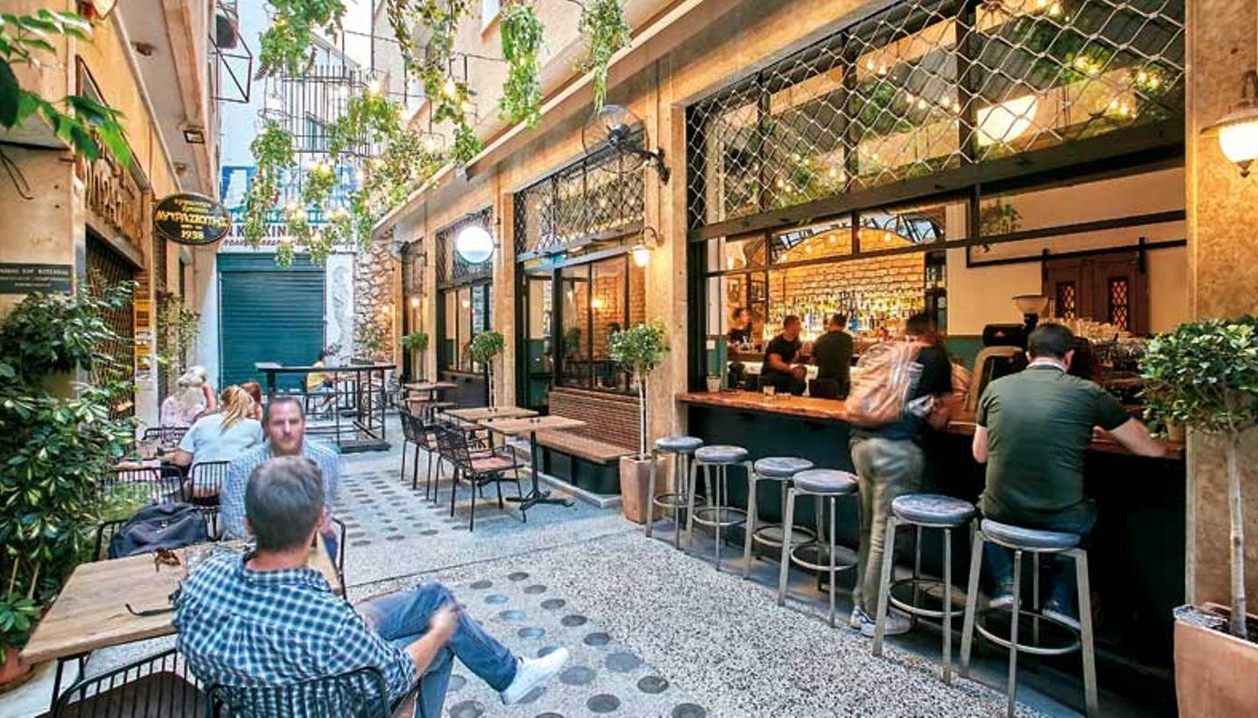 PEEK A BLOOM: ΠΑΙΖΟΝΤΑΣ ΚΡΥΦΤΟ ΜΕ ΕΝΑ ΦΛΙΤΖΑΝΙ | Coffee Corner