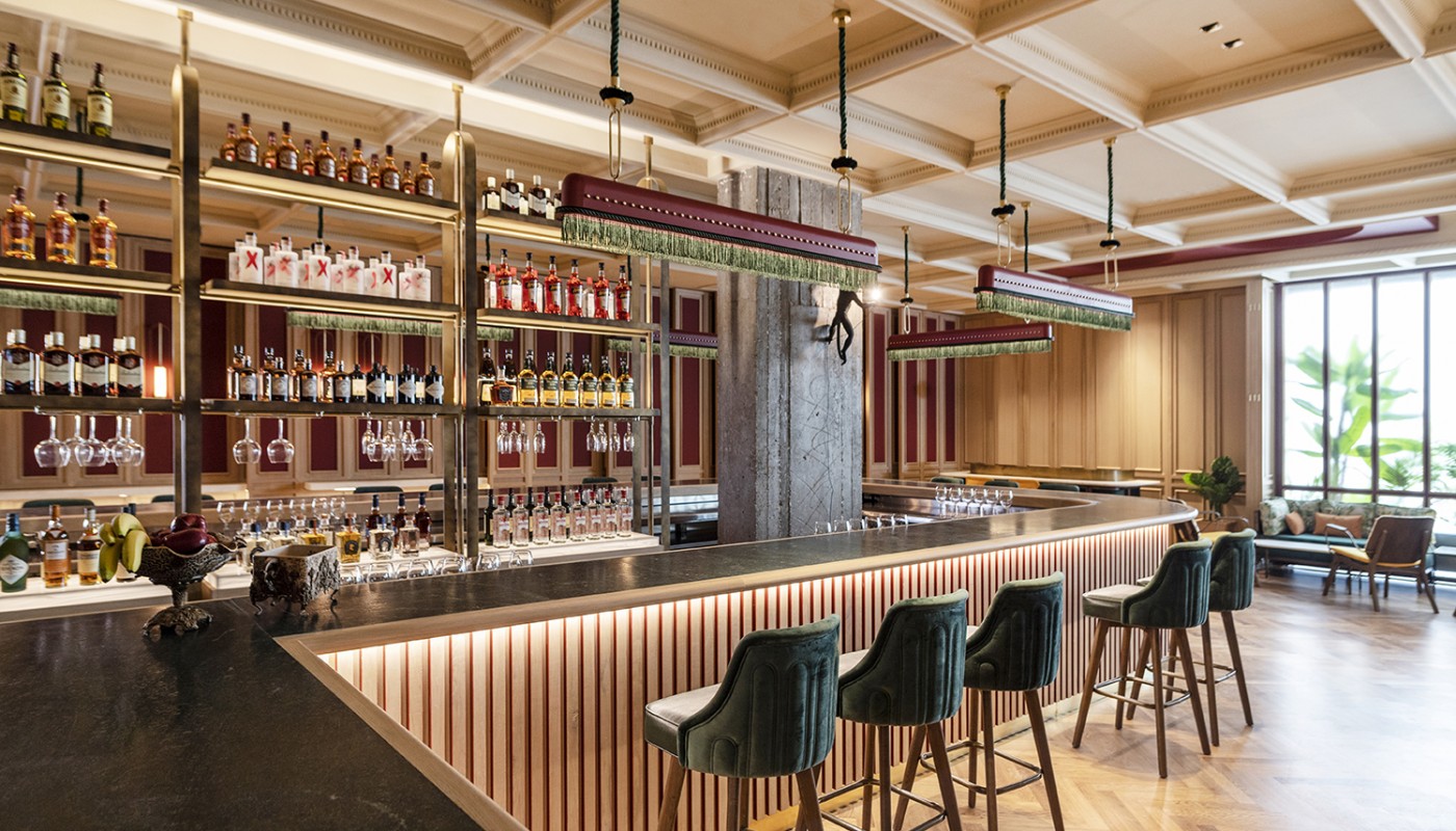 «THEATRO» CAFE-BAR ΣΤΗΝ ΚΟΜΟΤΗΝΗ | Θέματα