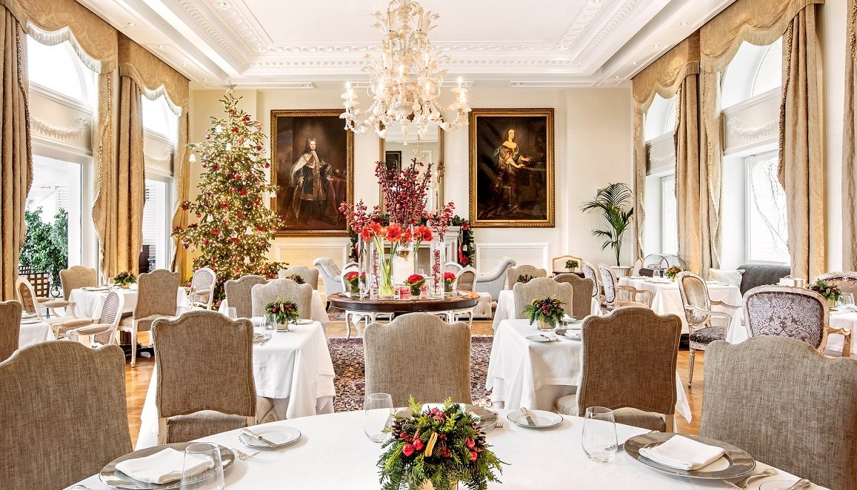 ΧΡΙΣΤΟΥΓΕΝΝΑ ΣΤΗΝ ΑΘΗΝΑ: 25 ΕΣΤΙΑΤΟΡΙΑ ΓΙΑ ΕΟΡΤΑΣΤΙΚΕΣ ΕΞΟΡΜΗΣΕΙΣ ΣΤΗΝ ΠΡΩΤΕΥΟΥΣΑ | Θέματα