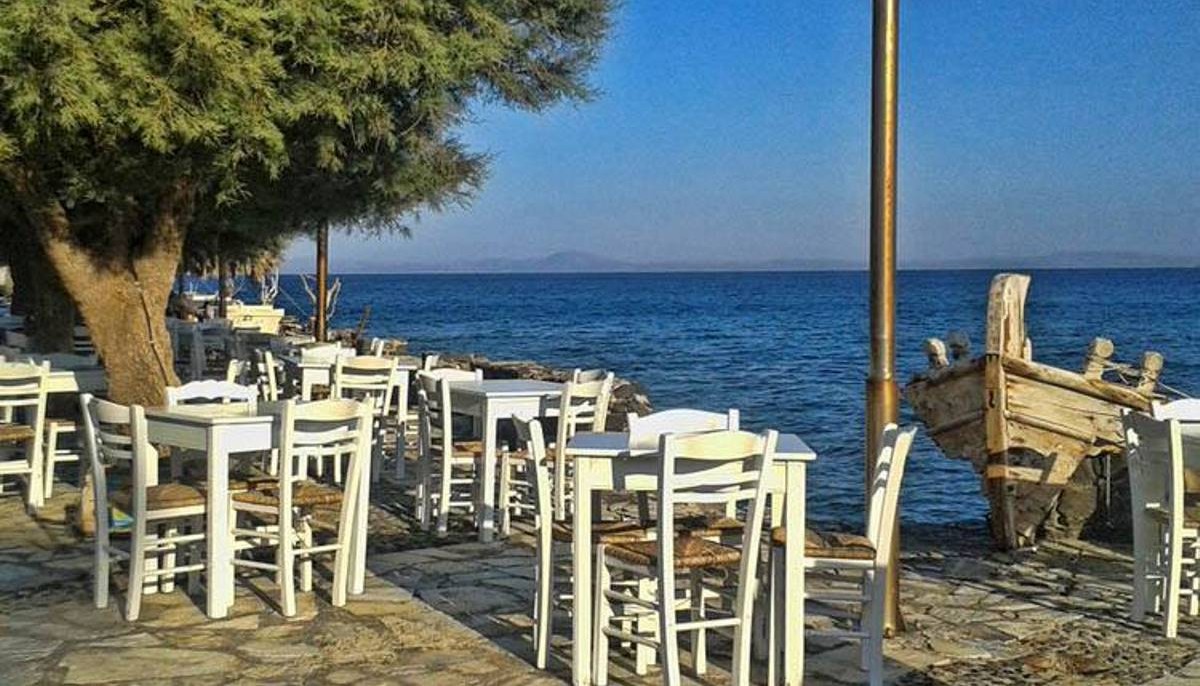 ΝΑΞΟΣ: ΤΡΙΑ ΤΡΑΠΕΖΙΑ ΣΤΡΩΜΕΝΑ ΣΤΟ ΝΗΣΙ | Προορισμοί