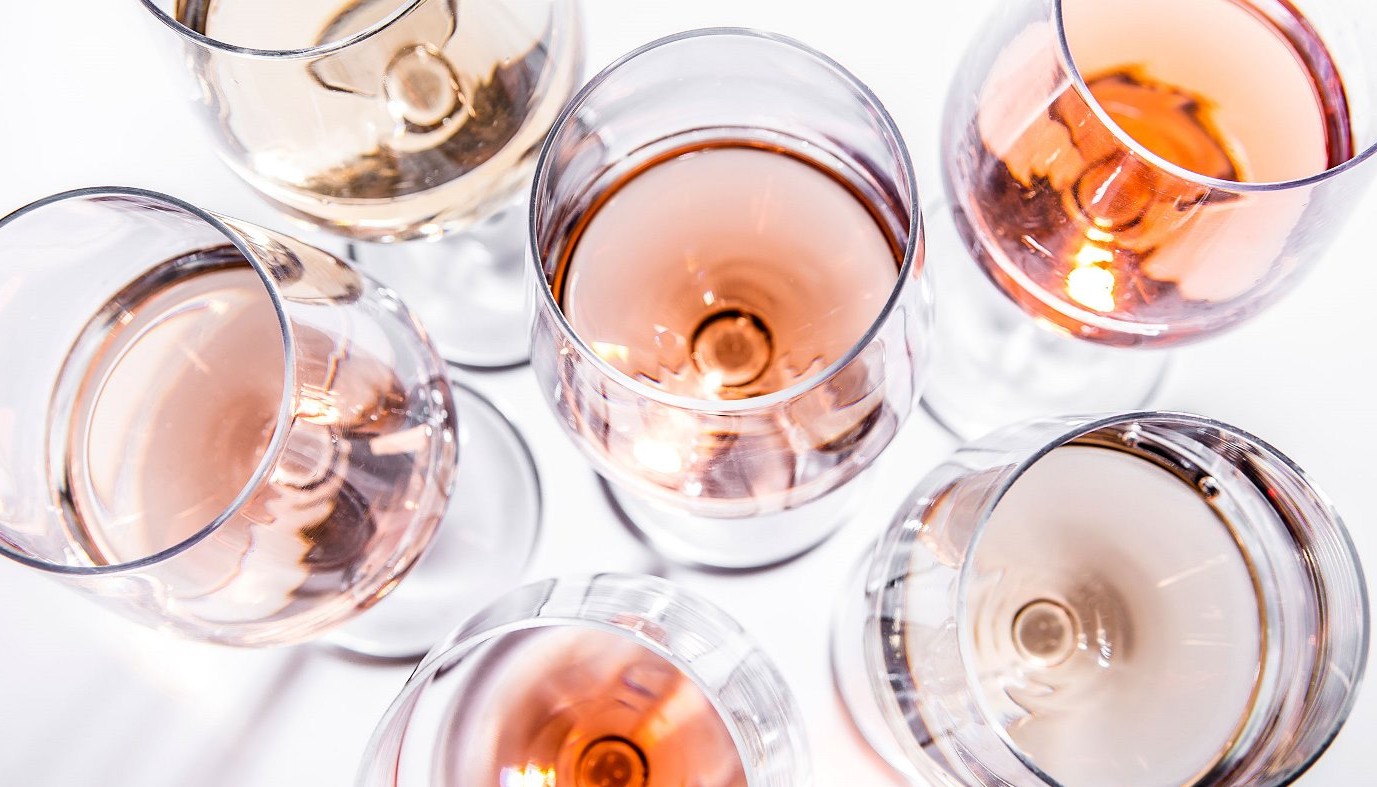 DRINK PINK 2019: Η ΚΟΛΑΣΗ ΜΠΟΡΕΙ ΝΑ ΕΧΕΙ ΧΡΩΜΑ ΡΟΖ! | Θέματα