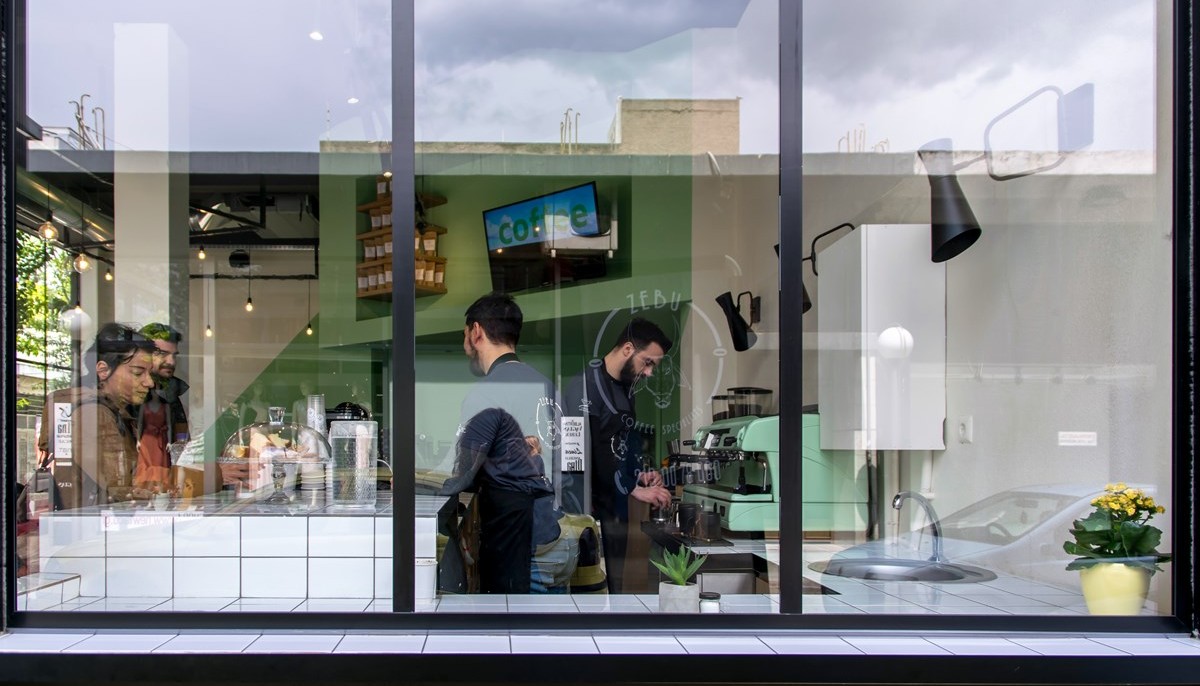 ZEBU COFFEE SPECIALISTS, ΜΙΑ ΚΑΦΕ-ΕΚΠΛΗΞΗ ΣΤΟ ΙΛΙΟΝ | Coffee Corner