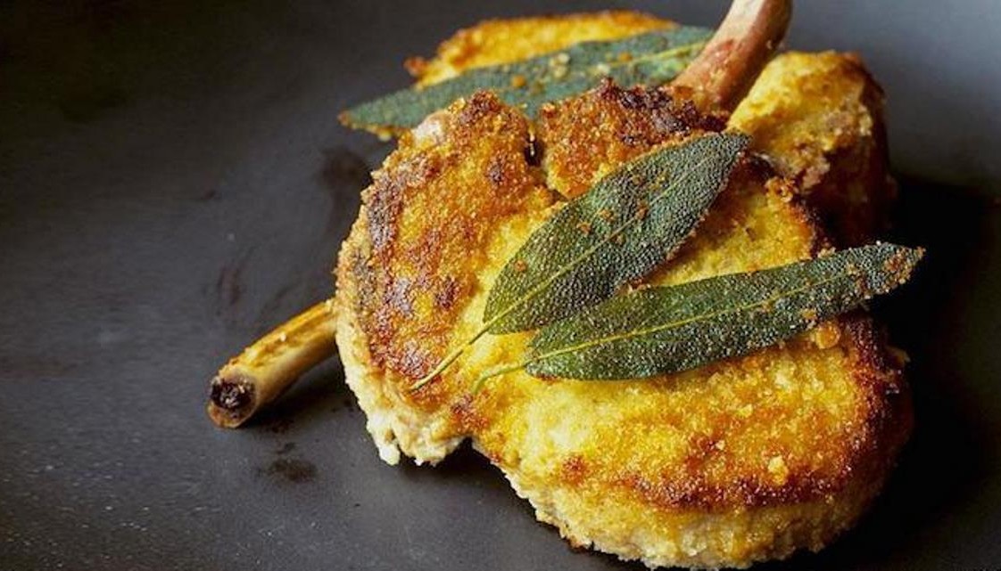 ΤΙ ΕΙΝΑΙ Η COTOLETTA ALLA MILANESE; | Tips & Tricks