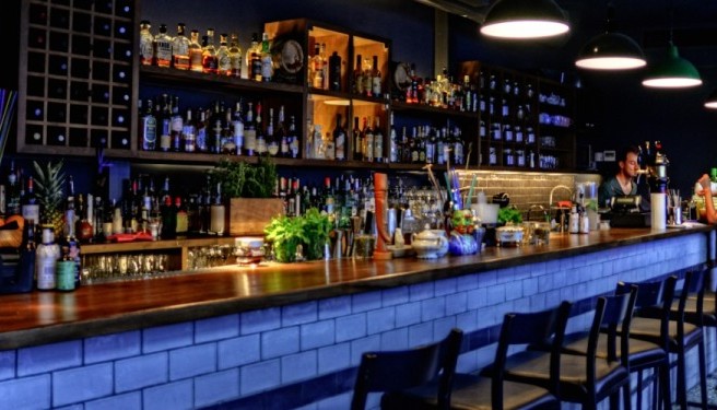 ΒΡΑΔΙΝΗ ΕΞΟΔΟΣ ΣΤΟ ΧΑΛΑΝΔΡΙ | The Bars