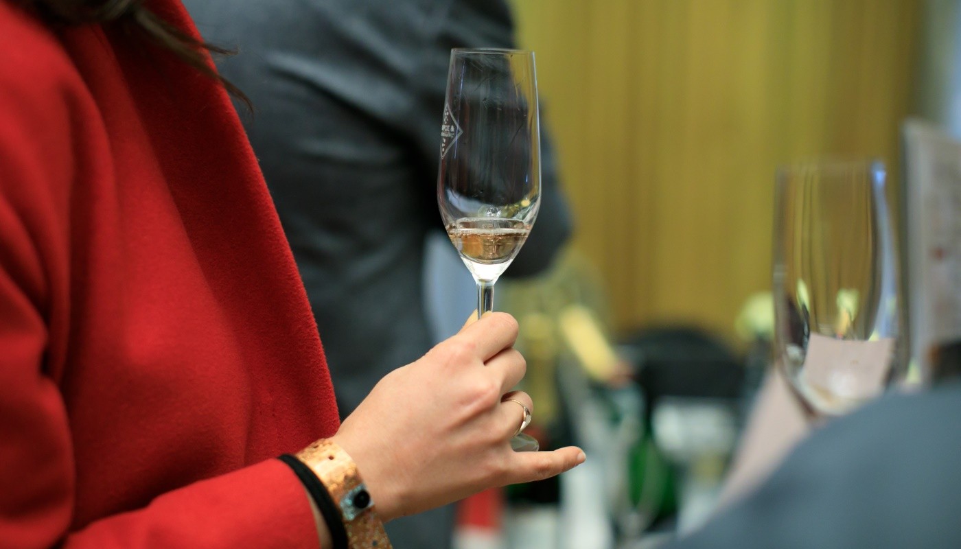 CHAMPAGNES DE VIGNERONS ΣΤΗΝ ΕΚΔΗΛΩΣΗ ΑΦΡΟΣ & ΦΥΣΑΛΛΙΔΕΣ | Νέα
