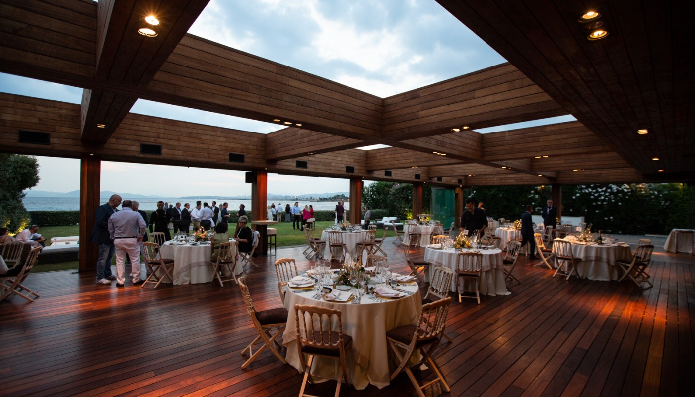travolta fnl garden | The Food & Leisure Guide