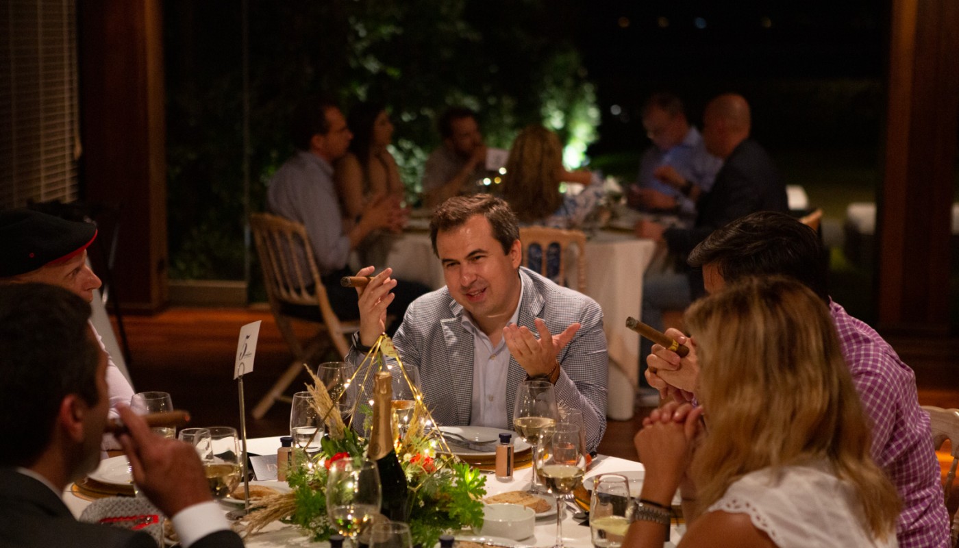 travolta fnl garden | The Food & Leisure Guide