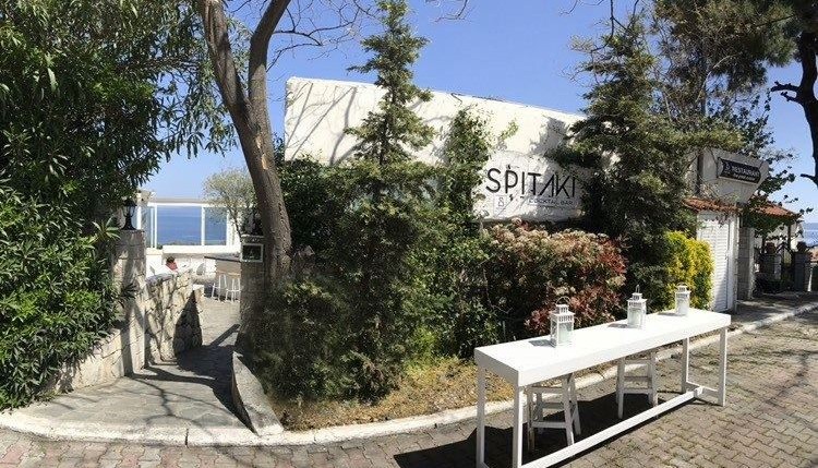 SPITAKI, ΕΝΑ ΜΠΑΡ-ΕΣΤΙΑΤΟΡΙΟ ΜΕ ΙΣΤΟΡΙΑ ΚΑΙ ΣΤΙΛ ΣΤΗ ΧΑΛΚΙΔΙΚΗ | Θέματα