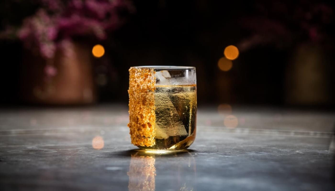 ΤΑ ΝΕΑ ΑΝΤΙΣΥΜΒΑΤΙΚΑ COCKTAILS ΤΟΥ ATHÉNÉE | The Bars