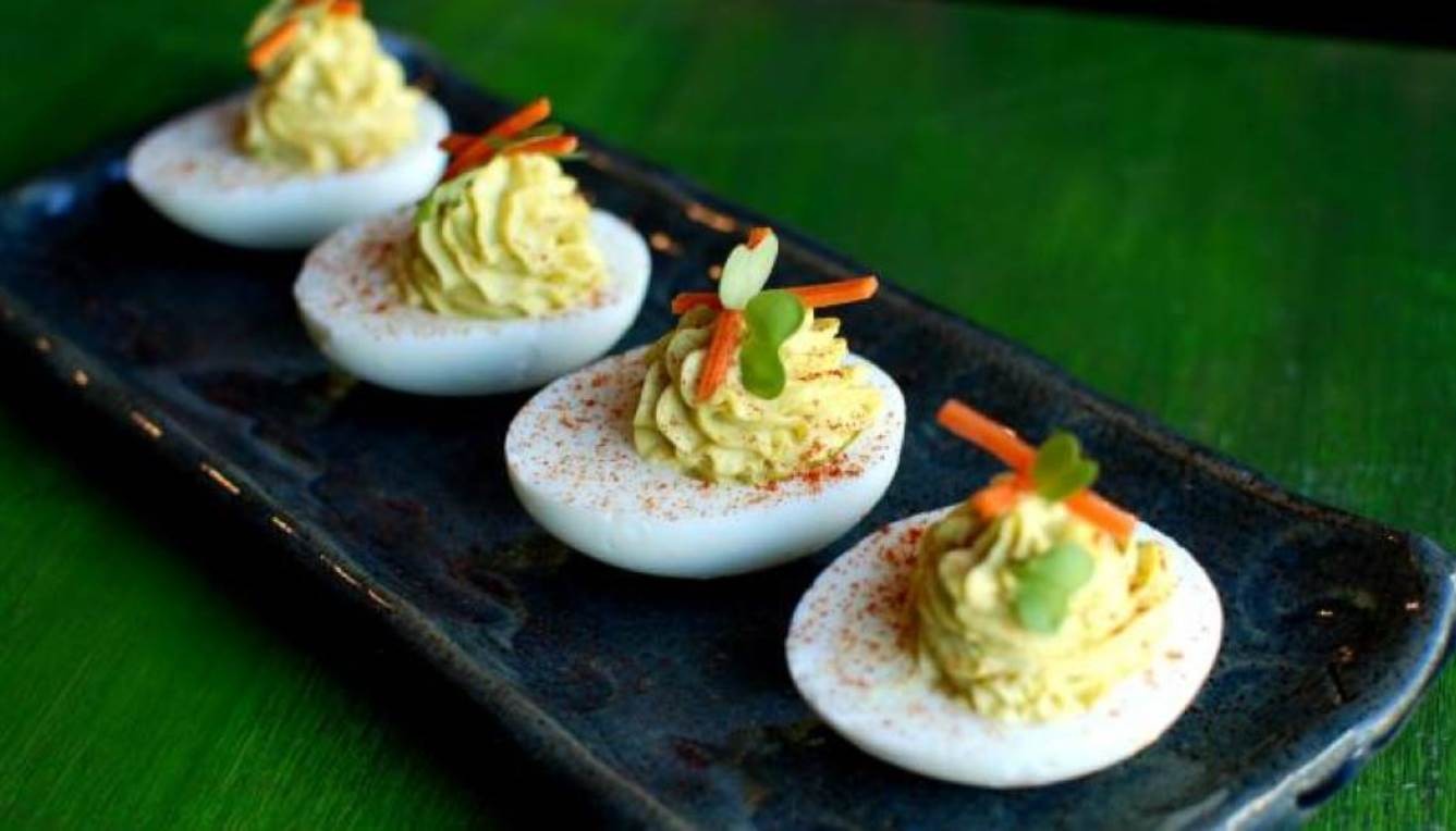 DEVILLED EGGS, ΤΑ ΔΙΑΒΟΛΕΜΕΝΑ Η ΑΛΛΙΩΣ ΤΑ ΓΕΜΙΣΤΑ ΑΥΓΑ | Tips & Tricks