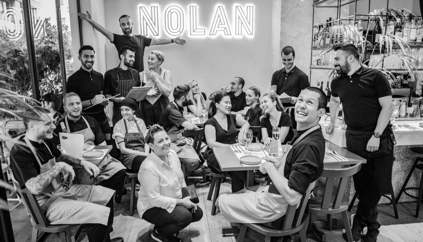 ΤΟ NOLAN ΣΥΝΕΧΙΖΕΙ ΤΟΝ ΠΡΩΤΑΘΛΗΤΙΣΜΟ ΣΤΗ ΓΕΥΣΤΙΚΗ ΣΚΗΝΗ ΤΗΣ ΑΘΗΝΑΣ | Θέματα