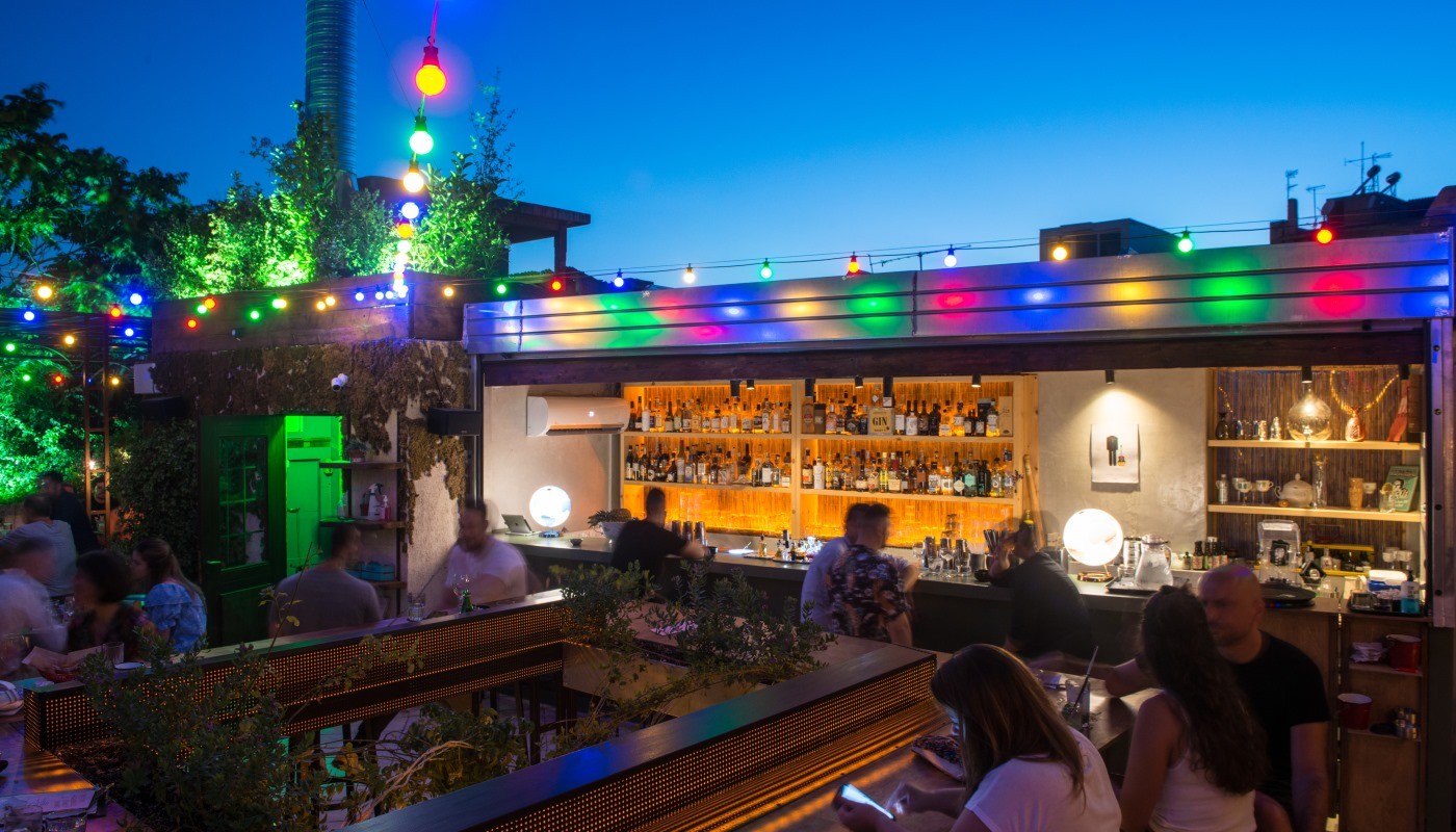 Λοκάλι: Στην tiki ταράτσα του Ψυρρή | The FNL Guide