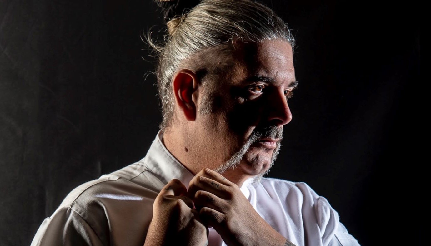 Ο ΣΤΑΜΑΤΗΣ ΤΣΙΛΙΑΣ ΕΤΟΙΜΑΖΕΙ ΤΟ ΠΡΩΤΟ ΤΟΥ ΕΣΤΙΑΤΟΡΙΟ | Νέα