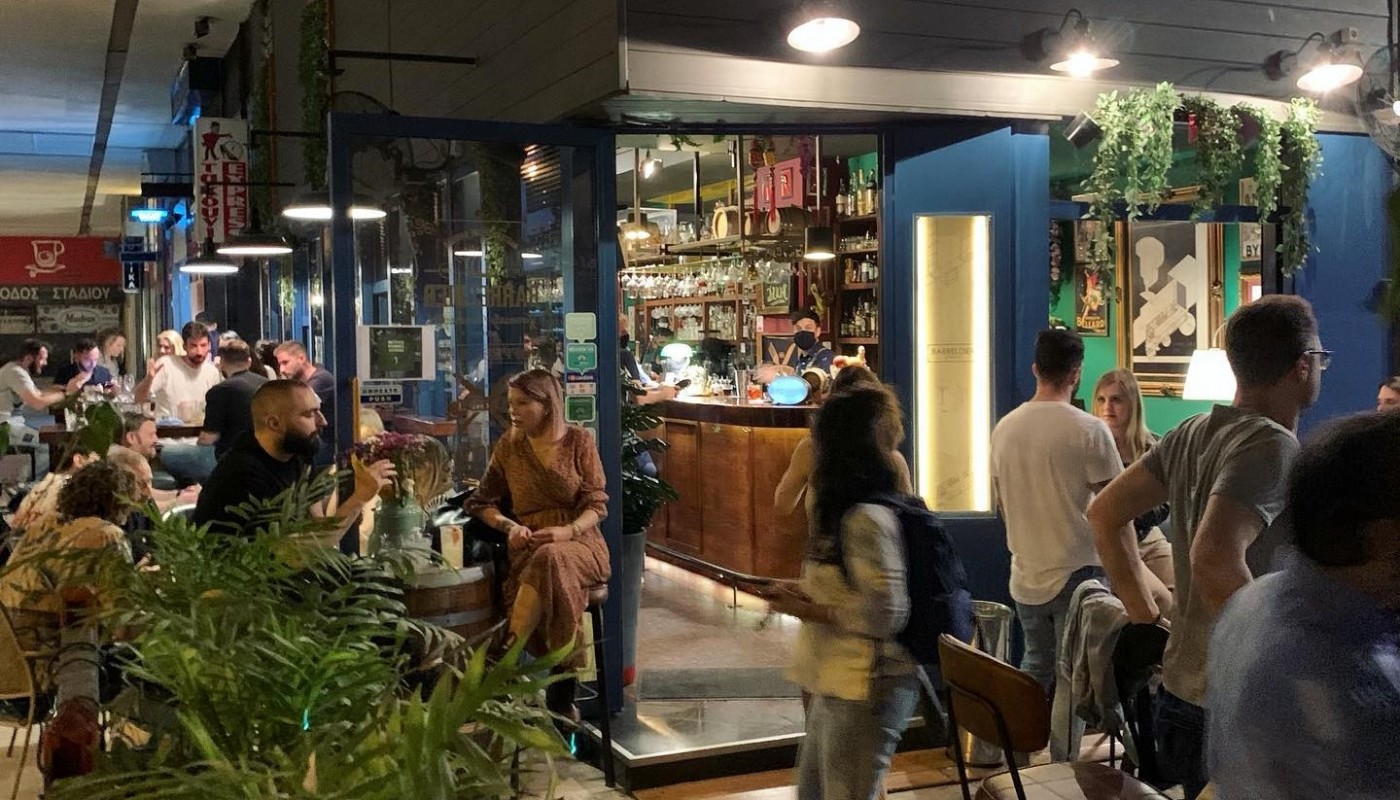 BARRELDIER: ΕΝΑ ΔΙΑΧΡΟΝΙΚΟ BAR | The Bars