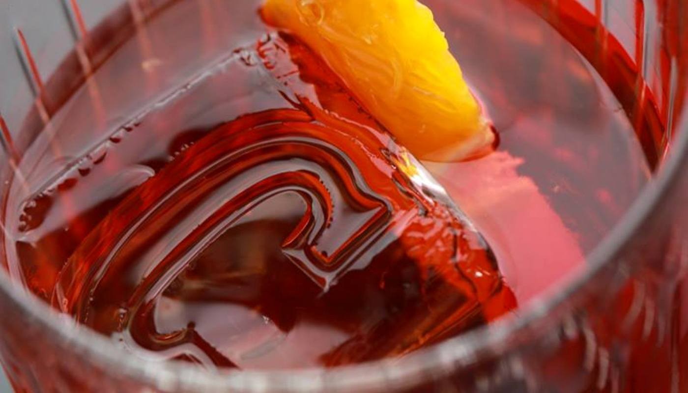 Η ΑΠΟΘΕΩΣΗ ΤΟΥ NEGRONI | Θέματα