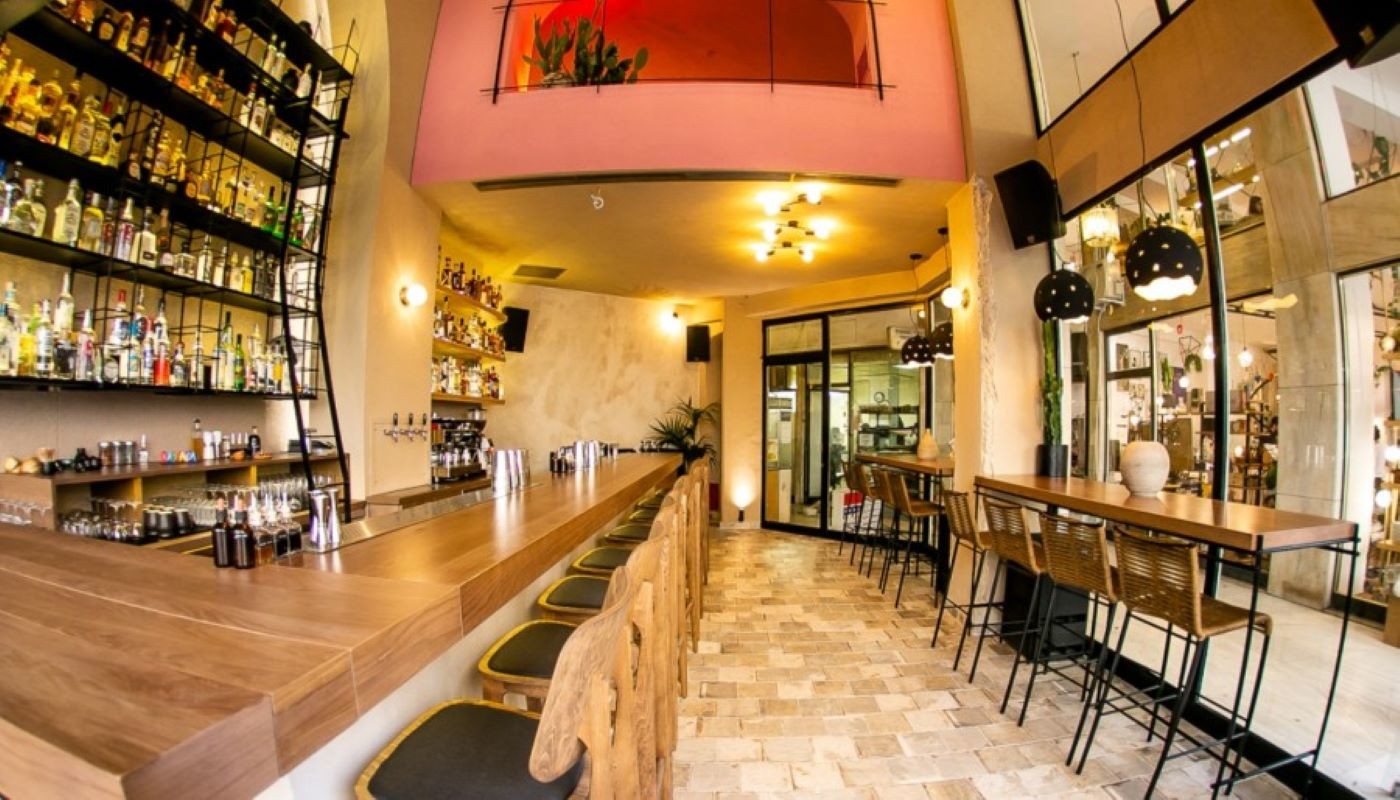 ΠΕΝΤΕ ΜΠΑΡ ΓΙΑ ΤΗΝ ΗΜΕΡΑ ΤΩΝ ΝΕΚΡΩΝ | The Bars
