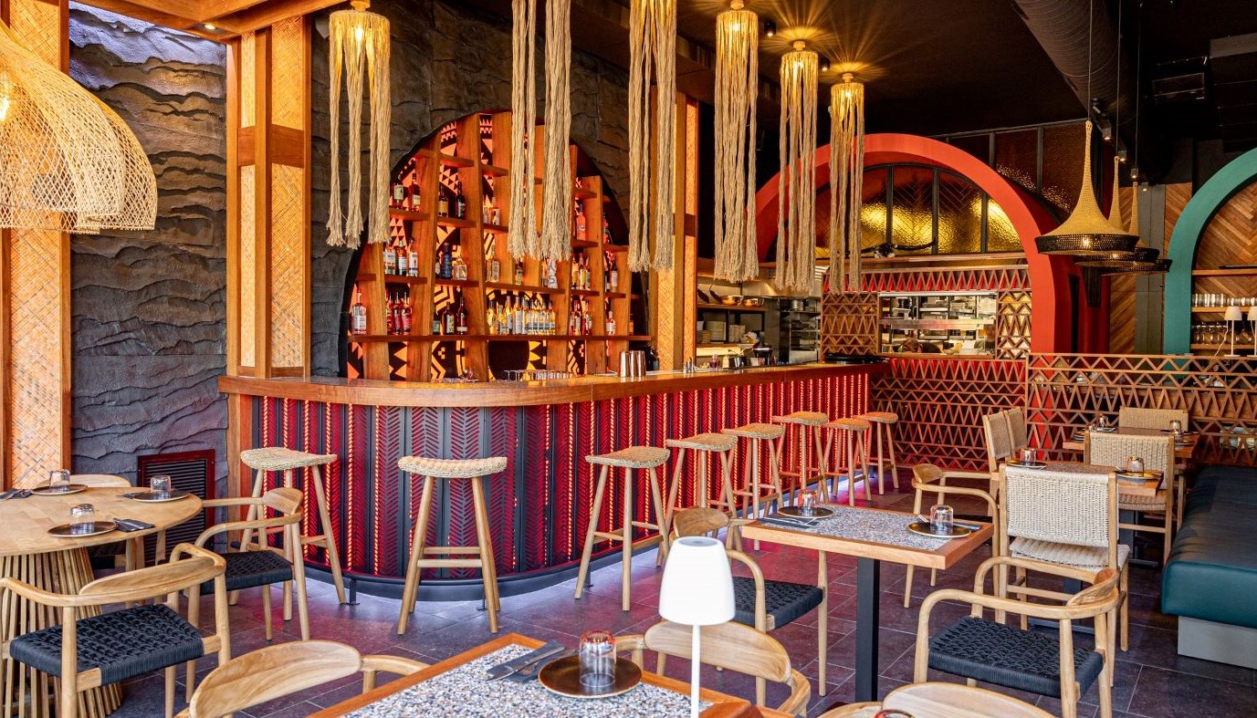 COMAL: ΜΕ ΜΕΞΙΚΑΝΙΚΟ ΑΕΡΑ | The Bars