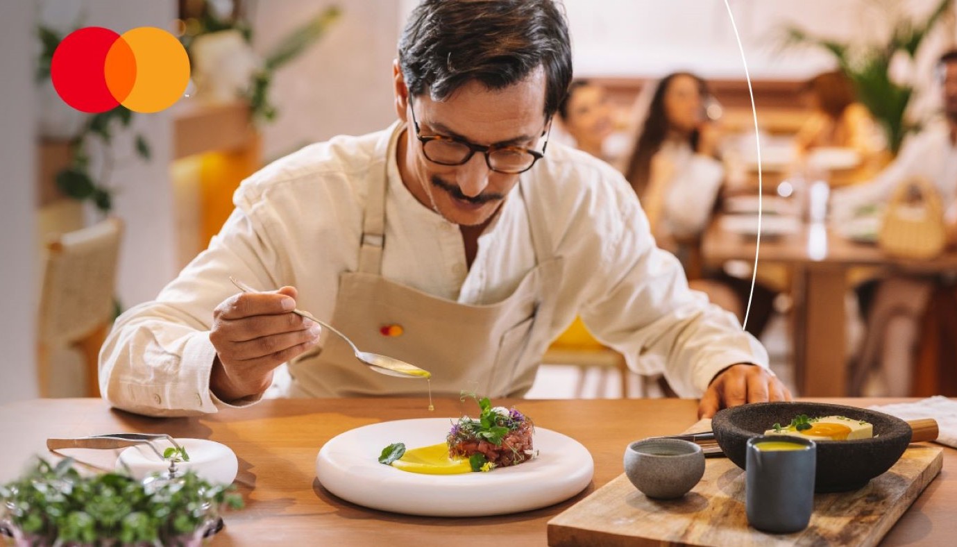 AROUND THE TABLE: ΔΥΝΑΤΕΣ ΓΕΥΣΤΙΚΕΣ ΕΜΠΕΙΡΙΕΣ ΜΕ ΤΗΝ ΥΠΟΓΡΑΦΗ ΤΗΣ MASTERCARD | Θέματα