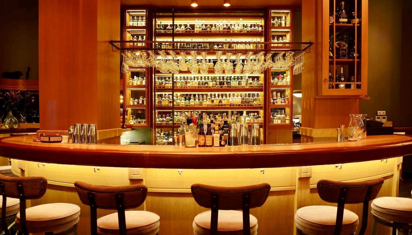 CV DISTILLER: ΣΕ ΝΕΑ «ΚΛΑΣΙΚΗ» ΤΡΟΧΙΑ | The Bars