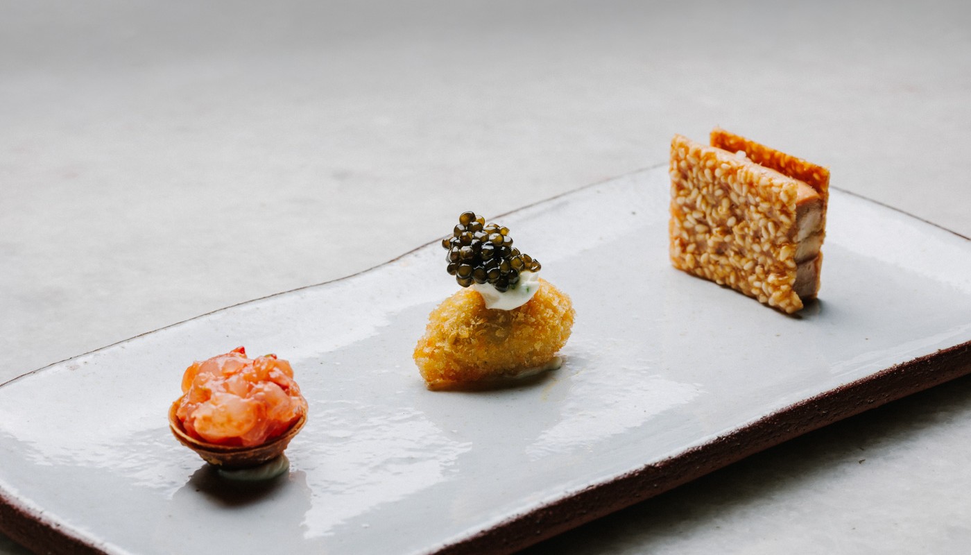 megala lefka akti | The Food & Leisure Guide