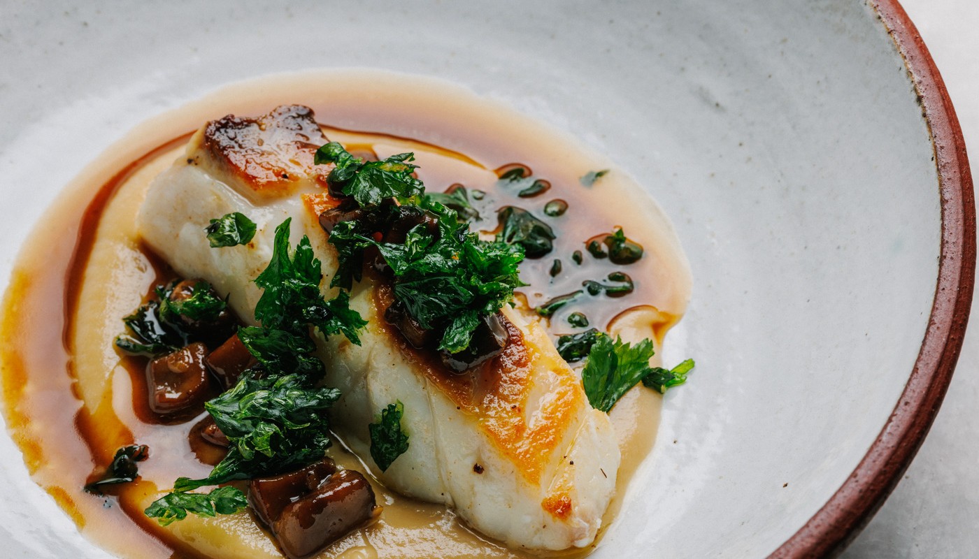 megala lefka akti | The Food & Leisure Guide