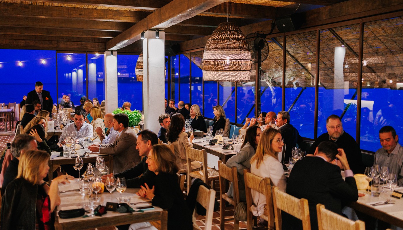 megala lefka akti | The Food & Leisure Guide