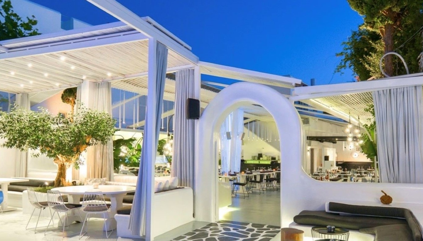 KOURSAROS MYKONOS: ΔΙΑΝΥΕΙ ΤΗΝ ΠΙΟ ΩΡΙΜΗ ΚΑΙ ΔΗΜΙΟΥΡΓΙΚΗ ΠΕΡΙΟΔΟ ΤΟΥ | Κριτικές Εστιατορίων