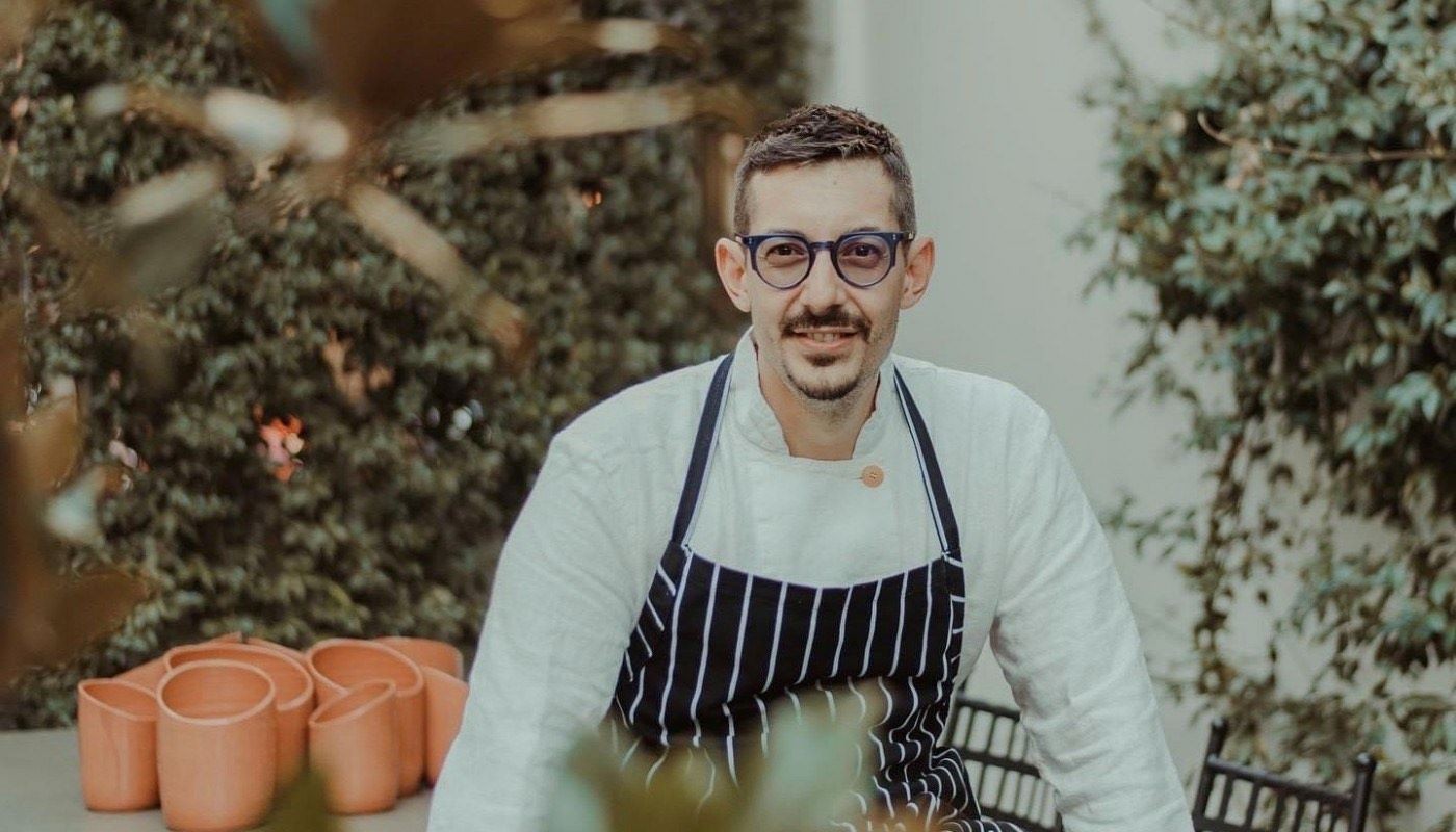 ORTSAG: ΑΝΟΙΓΕΙ ΤΟ ΚΑΙΝΟΥΡΓΙΟ STREET FOOD ΕΣΤΙΑΤΟΡΙΟ ΤΟΥ ΑΛΕΞ ΤΣΙΟΤΙΝΗ | Νέα