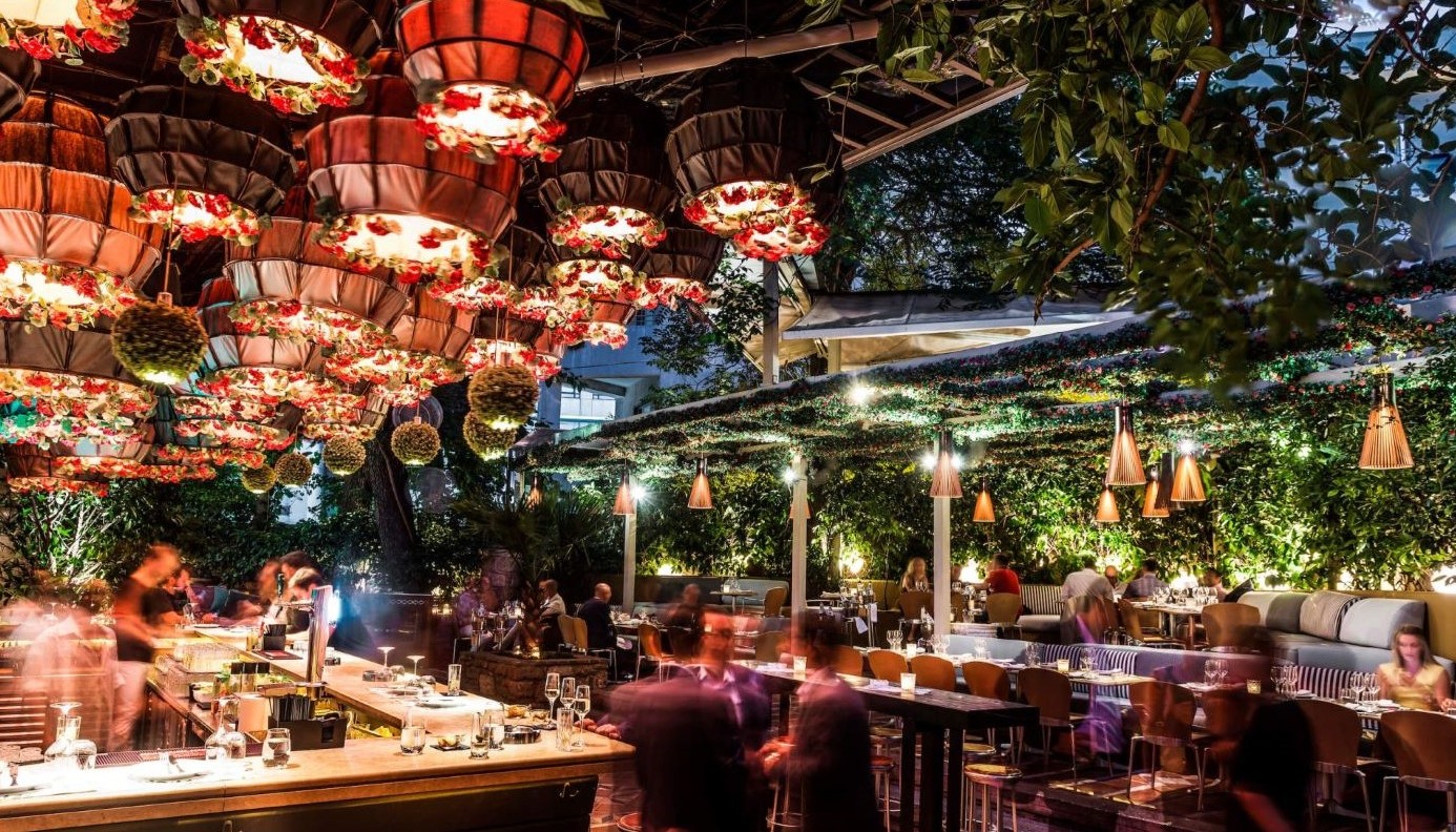 BALTHAZAR: ΣΤΟΝ ΠΙΟ ΟΜΟΡΦΟ ΚΗΠΟ ΤΩΝ ΑΜΠΕΛΟΚΗΠΩΝ | The Bars