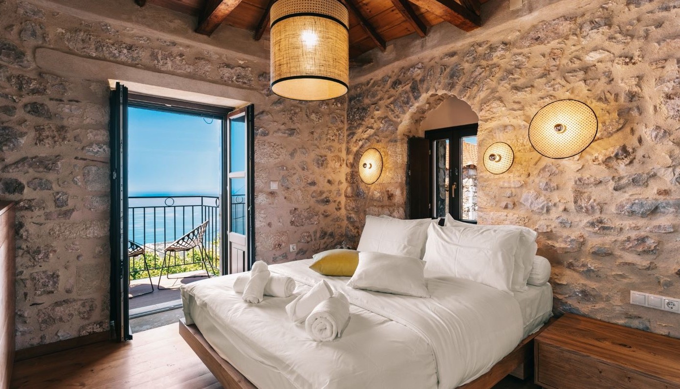 Η ΙΚΑΡΙΑ ΣΤΟ 50 BEST, ΤΟ HAWK TOWER ΣΤΗ ΜΑΝΗ, ΤΑ 627 ΣΤΡΕΜΜΑΤΑ ΣΤΟ ΠΟΡΤΟ ΧΕΛΙ, ΚΑΙ ΤΟ ΜΟΥΣΕΙΟ ΓΙΑ ΤΗΝ ΜΑΡΙΑ ΚΑΛΛΑΣ | Θέματα