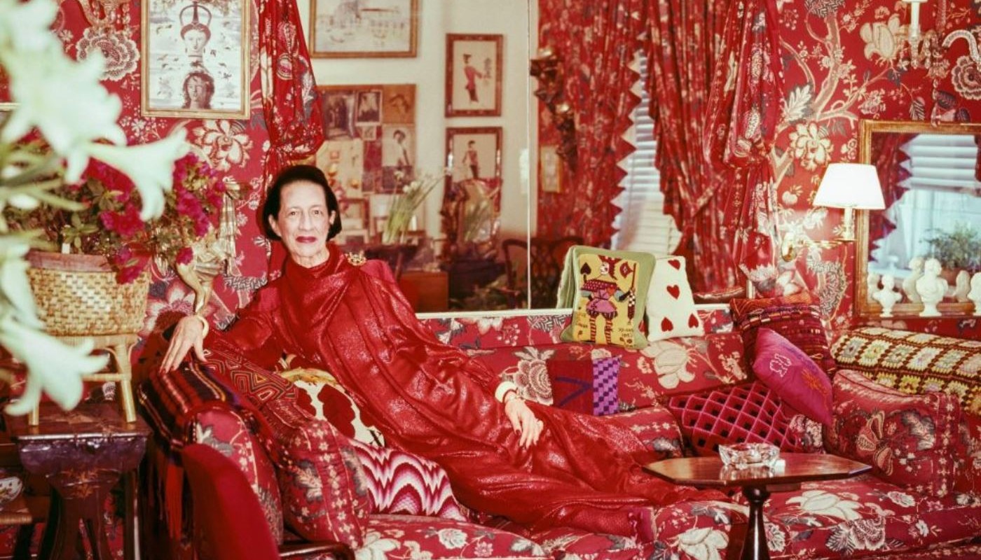 DIANA VREELAND PERFUME – ΤΑΞΙΔΙ ΣΤΟ ΟΝΕΙΡΟ ΤΗΣ ΟΣΦΡΗΣΗΣ | Stories of Perfection
