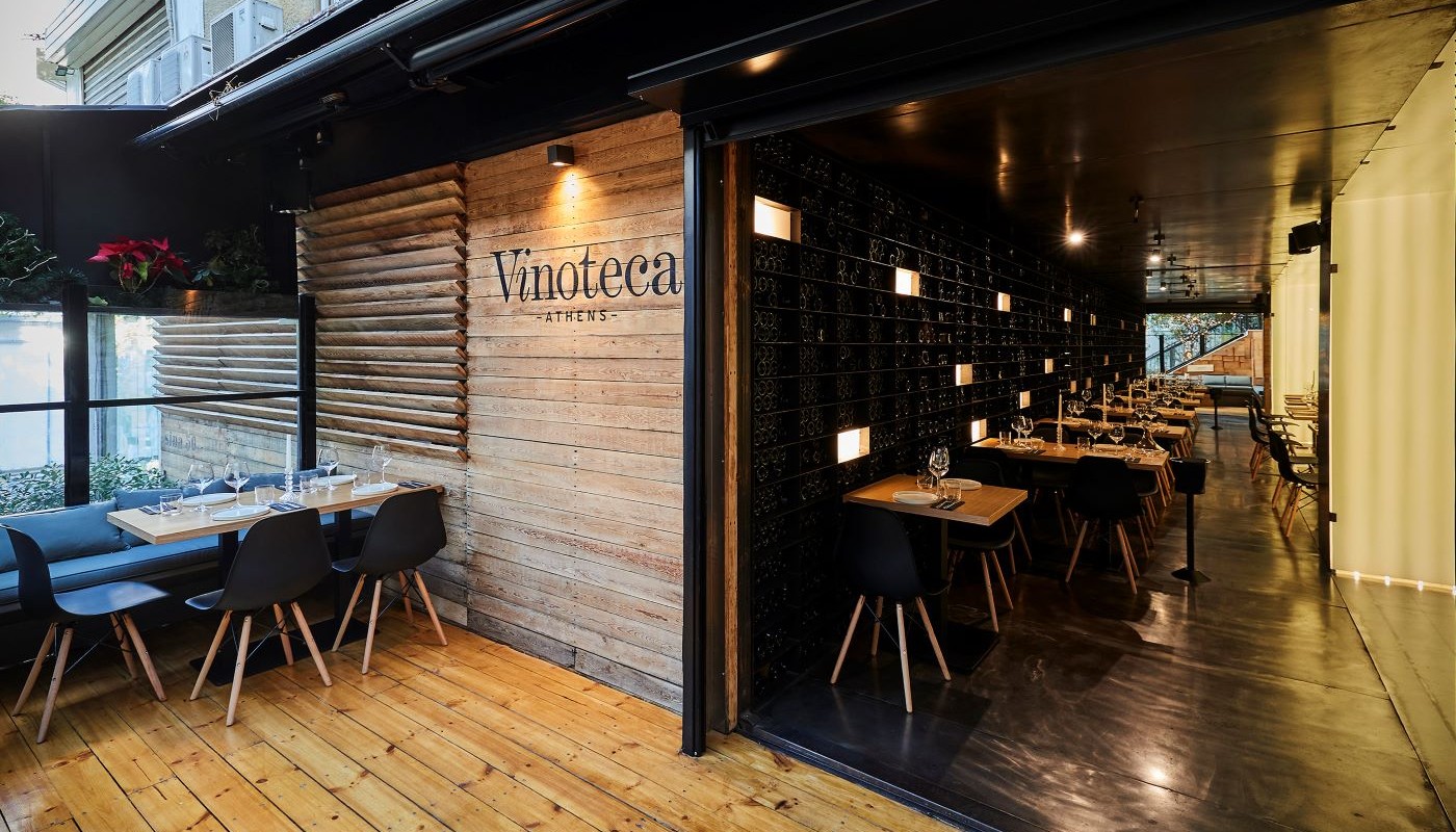 VINOTECA ATHENS: ΤΟ ΝΕΟ WINE-RESTAURANT ΤΟΥ ΚΟΛΩΝΑΚΙΟΥ ΜΕ ΤΗ ΒΑΡΙΑ ΚΛΗΡΟΝΟΜΙΑ | Νέα