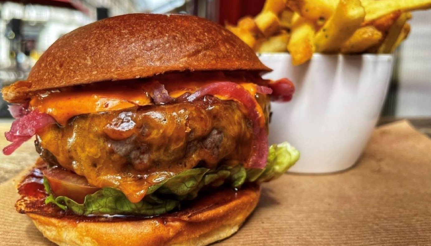 ΤΟ ΑΝΕΠΑΝΑΛΗΠΤΟ ARI GOLD CHEESEBURGER ΣΤΟ PATTY & BUN ΤΟΥ ΛΟΝΔΙΝΟΥ | Βρώμικα Μυστικά