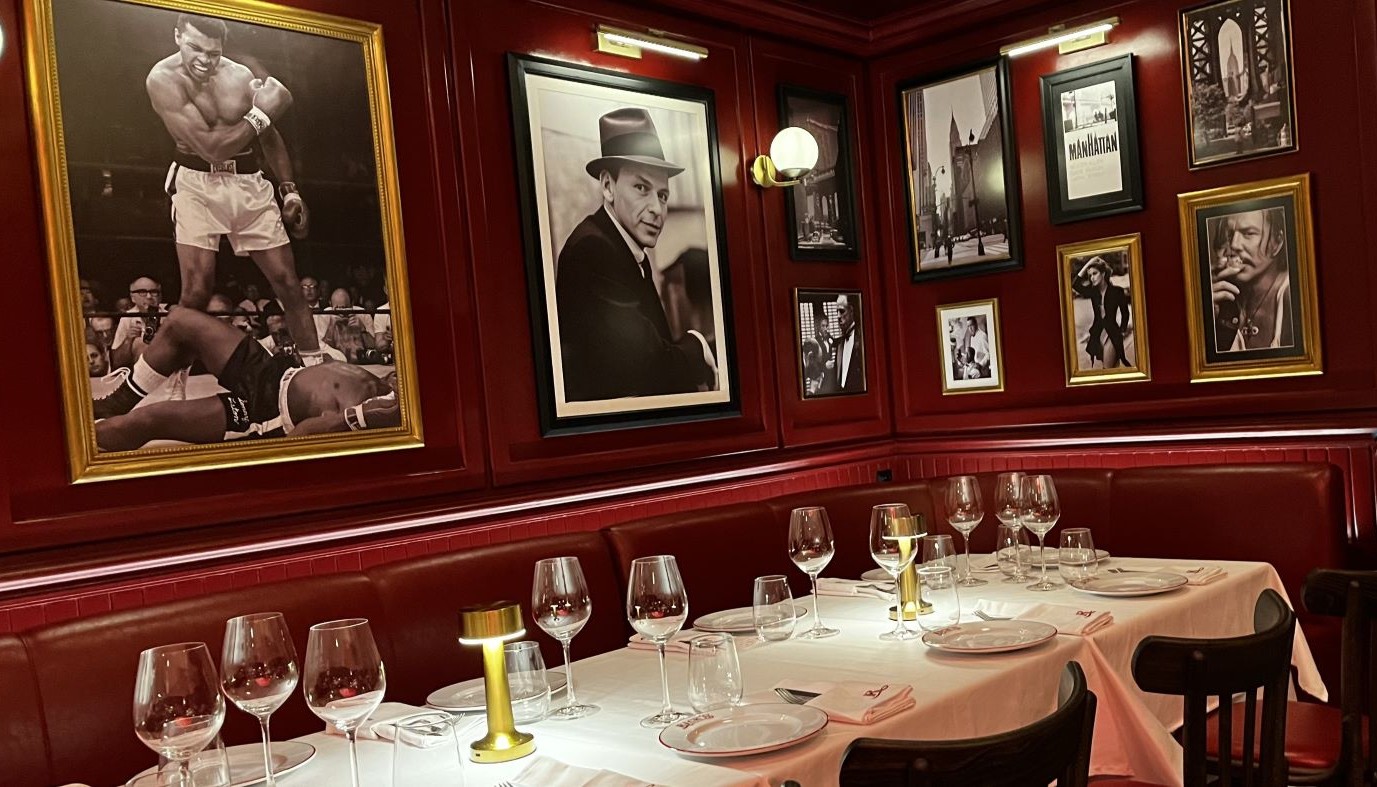 RICK’S STEAKHOUSE: ΟΤΑΝ Η ΝΕΑ ΥΟΡΚΗ ΣΥΝΑΝΤΗΣΕ ΤΗ ΚΗΦΙΣΙΑ | Νέα